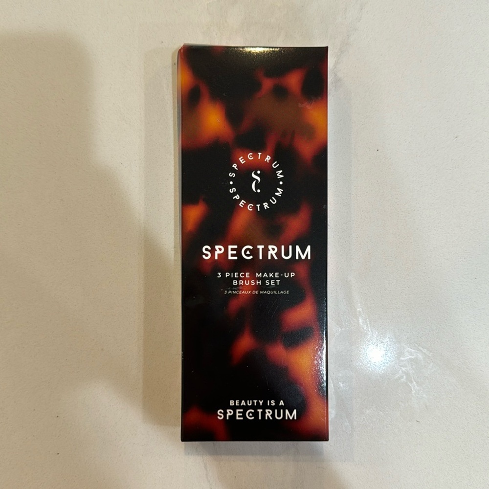 New Spectrum 3 piece make-up brush set